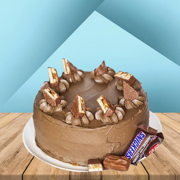 Yummy Snickers Cake