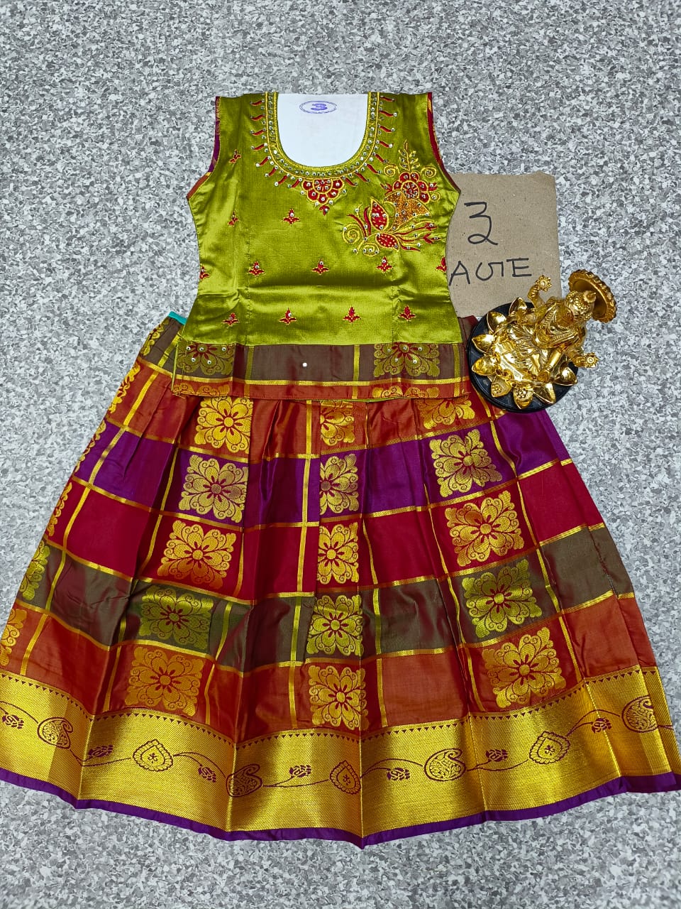Girls Dresses - Get Stylish Dresses for Girls Online in India